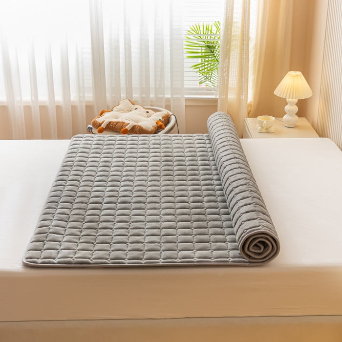 91家纺网 家纺一手货源 找家纺 卡伦家纺 2025新款A类牛奶绒夹棉加厚床垫单人双人床垫保护垫 高级灰