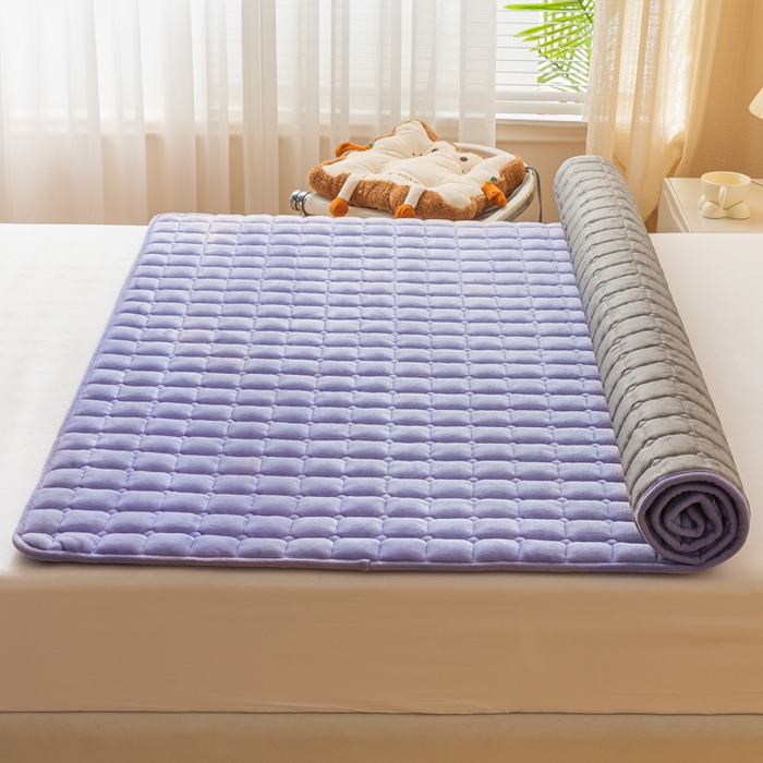 91家纺网 家纺一手货源 找家纺 卡伦家纺 2025新款A类牛奶绒夹棉加厚床垫单人双人床垫保护垫 高雅紫