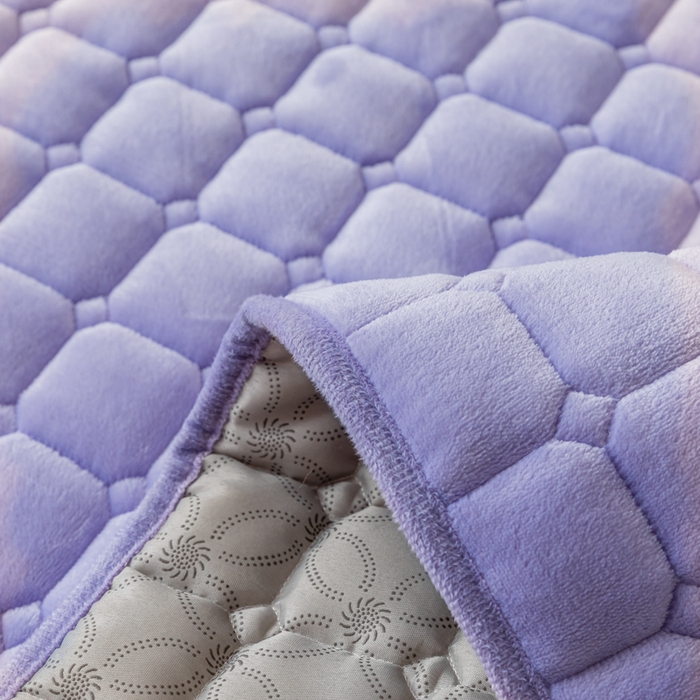 91家纺网 家纺一手货源 找家纺 卡伦家纺 2025新款A类牛奶绒夹棉加厚床垫单人双人床垫保护垫 高雅紫