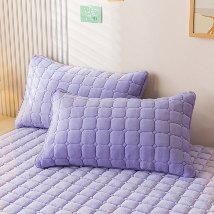 91家纺网 家纺一手货源 找家纺 卡伦家纺 2025新款A类牛奶绒夹棉加厚床垫单人双人床垫保护垫 高雅紫