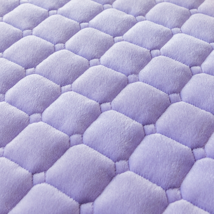 91家纺网 家纺一手货源 找家纺 卡伦家纺 2025新款A类牛奶绒夹棉加厚床垫单人双人床垫保护垫 高雅紫