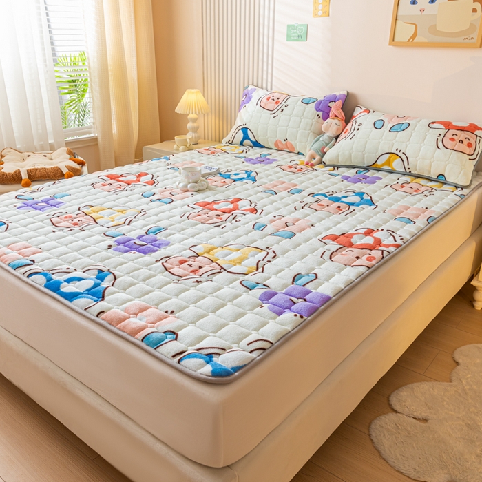 91家纺网 家纺一手货源 找家纺 卡伦家纺 2025新款A类牛奶绒夹棉加厚床垫单人双人床垫保护垫 花间蘑力