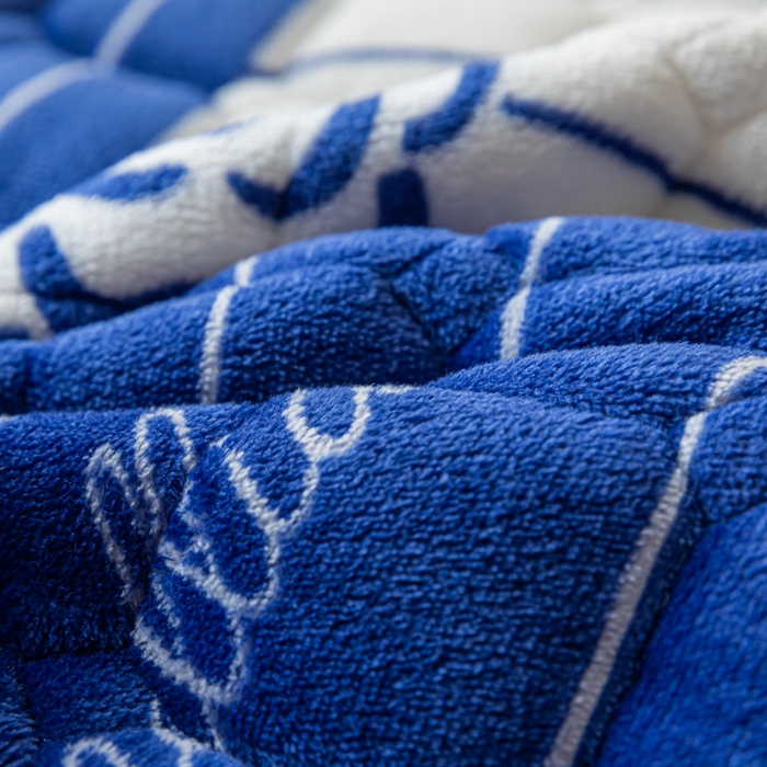 91家纺网 家纺一手货源 找家纺 卡伦家纺 2025新款A类牛奶绒夹棉加厚床垫单人双人床垫保护垫 花开一夏