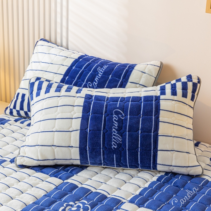 91家纺网 家纺一手货源 找家纺 卡伦家纺 2025新款A类牛奶绒夹棉加厚床垫单人双人床垫保护垫 花开一夏