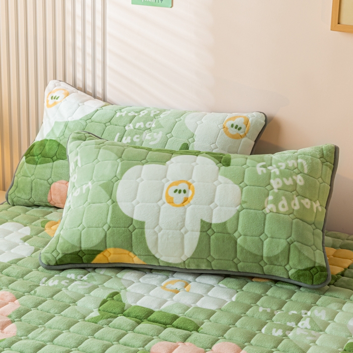 91家纺网 家纺一手货源 找家纺 卡伦家纺 2025新款A类牛奶绒夹棉加厚床垫单人双人床垫保护垫 花之谷