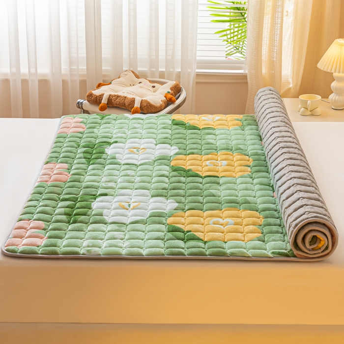 91家纺网 家纺一手货源 找家纺 卡伦家纺 2025新款A类牛奶绒夹棉加厚床垫单人双人床垫保护垫 花之谷