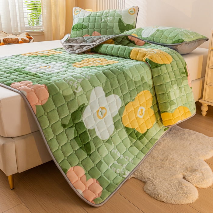 91家纺网 家纺一手货源 找家纺 卡伦家纺 2025新款A类牛奶绒夹棉加厚床垫单人双人床垫保护垫 花之谷