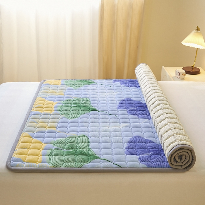 91家纺网 家纺一手货源 找家纺 卡伦家纺 2025新款A类牛奶绒夹棉加厚床垫单人双人床垫保护垫 金叶飘香