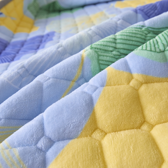 91家纺网 家纺一手货源 找家纺 卡伦家纺 2025新款A类牛奶绒夹棉加厚床垫单人双人床垫保护垫 金叶飘香