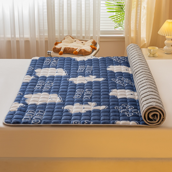 91家纺网 家纺一手货源 找家纺 卡伦家纺 2025新款A类牛奶绒夹棉加厚床垫单人双人床垫保护垫 开心乐园