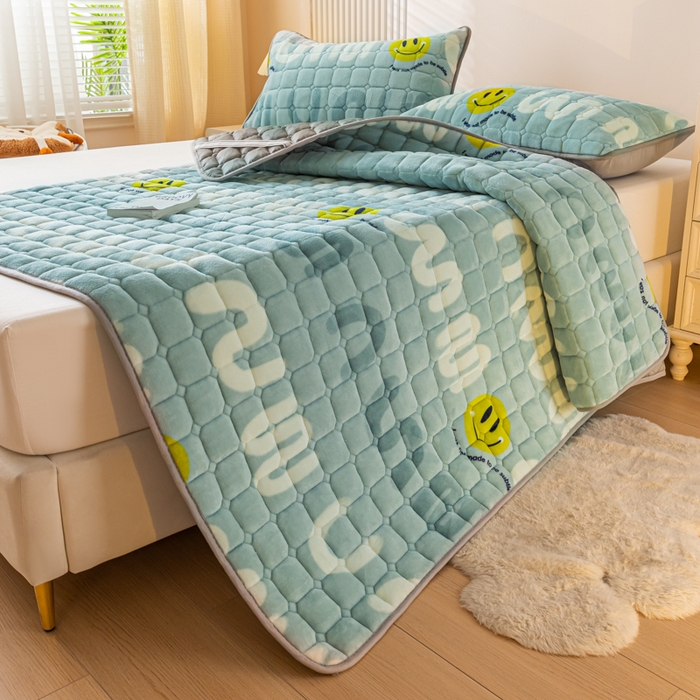 91家纺网 家纺一手货源 找家纺 卡伦家纺 2025新款A类牛奶绒夹棉加厚床垫单人双人床垫保护垫 梦想创造家