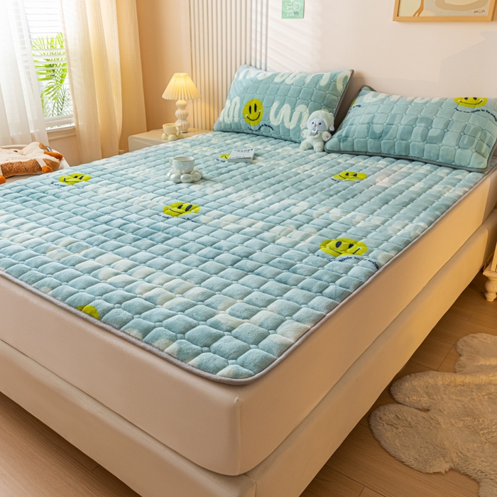 91家纺网 家纺一手货源 找家纺 卡伦家纺 2025新款A类牛奶绒夹棉加厚床垫单人双人床垫保护垫 梦想创造家