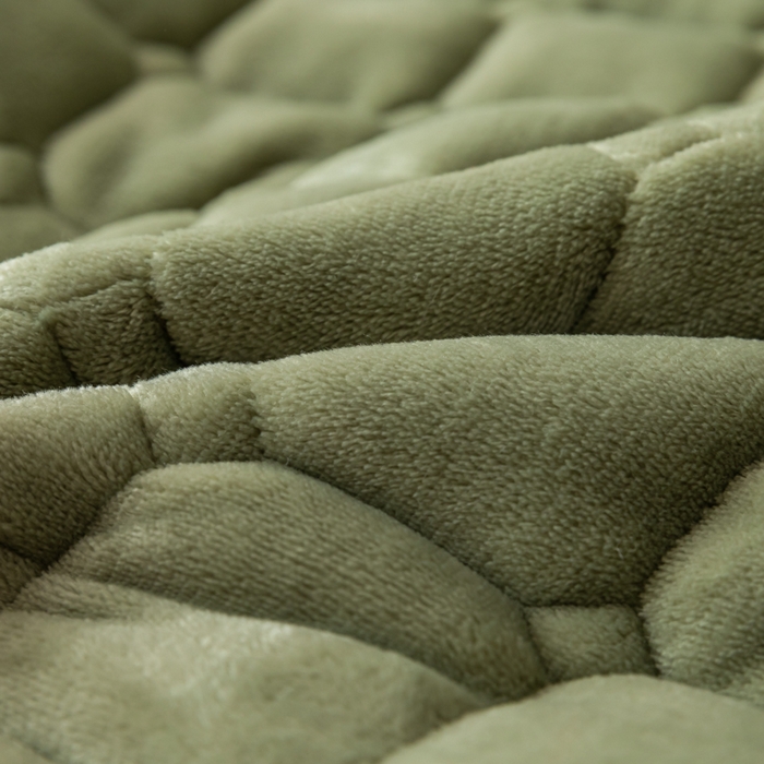 91家纺网 家纺一手货源 找家纺 卡伦家纺 2025新款A类牛奶绒夹棉加厚床垫单人双人床垫保护垫 抹茶绿