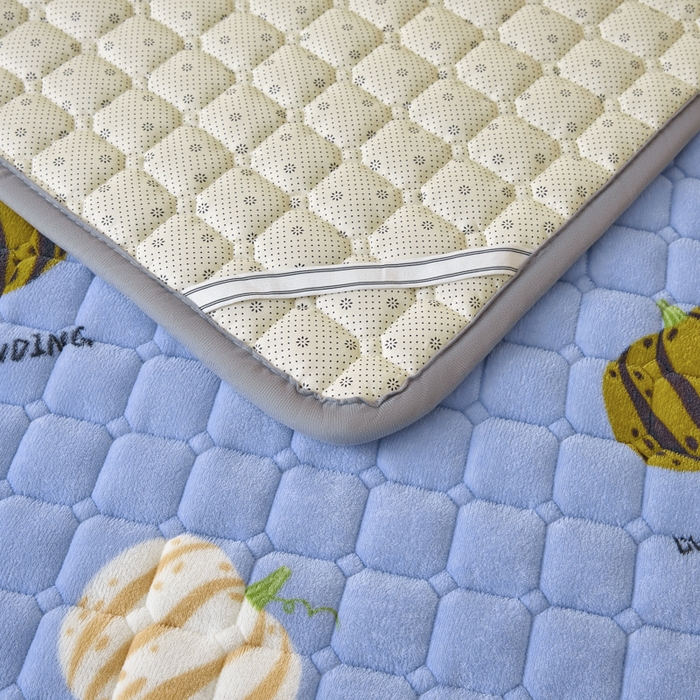 91家纺网 家纺一手货源 找家纺 卡伦家纺 2025新款A类牛奶绒夹棉加厚床垫单人双人床垫保护垫 南瓜灰灰