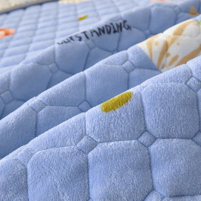 91家纺网 家纺一手货源 找家纺 卡伦家纺 2025新款A类牛奶绒夹棉加厚床垫单人双人床垫保护垫 南瓜灰灰