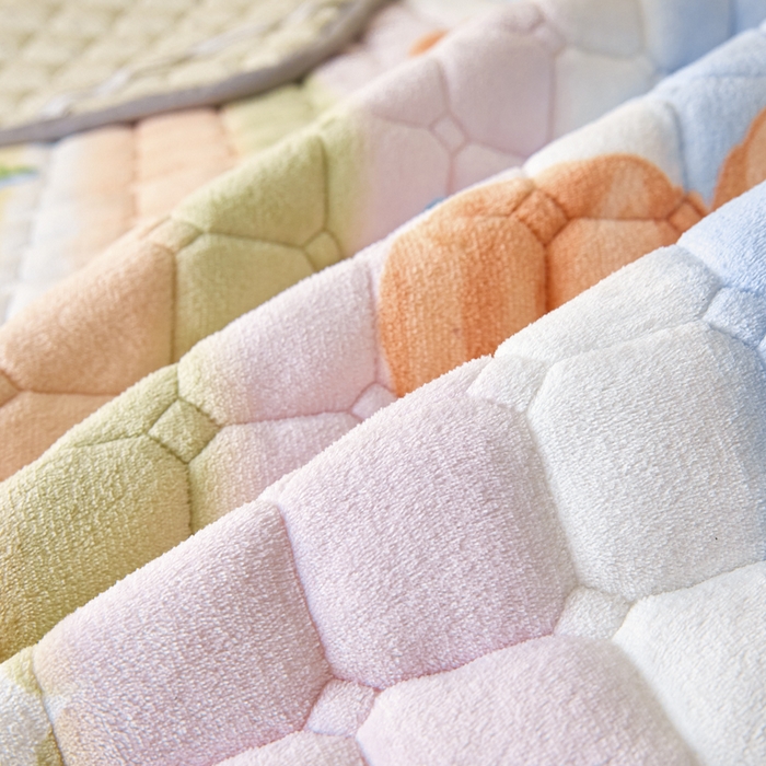 91家纺网 家纺一手货源 找家纺 卡伦家纺 2025新款A类牛奶绒夹棉加厚床垫单人双人床垫保护垫 南瓜派