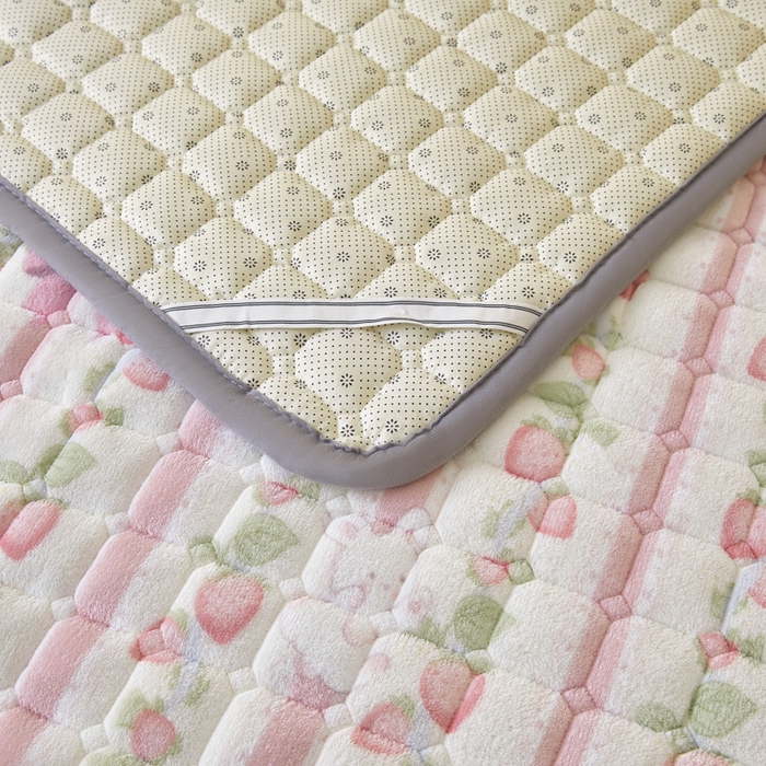 91家纺网 家纺一手货源 找家纺 卡伦家纺 2025新款A类牛奶绒夹棉加厚床垫单人双人床垫保护垫 青春曲调