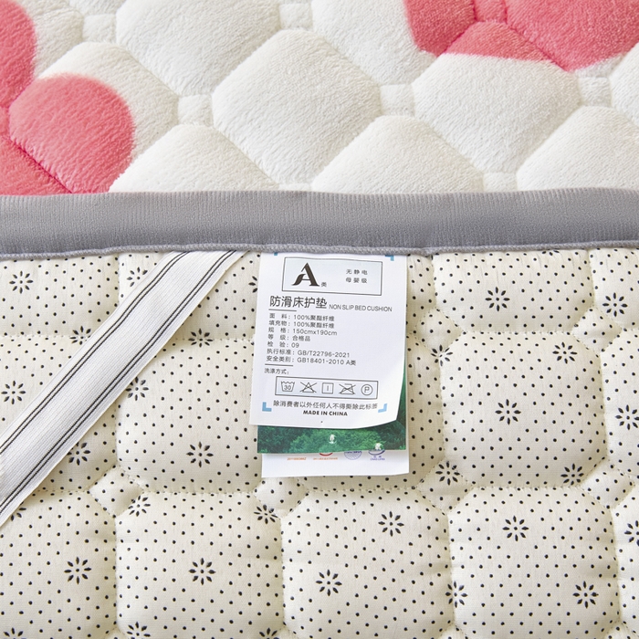 91家纺网 家纺一手货源 找家纺 卡伦家纺 2025新款A类牛奶绒夹棉加厚床垫单人双人床垫保护垫 甜蜜爱心