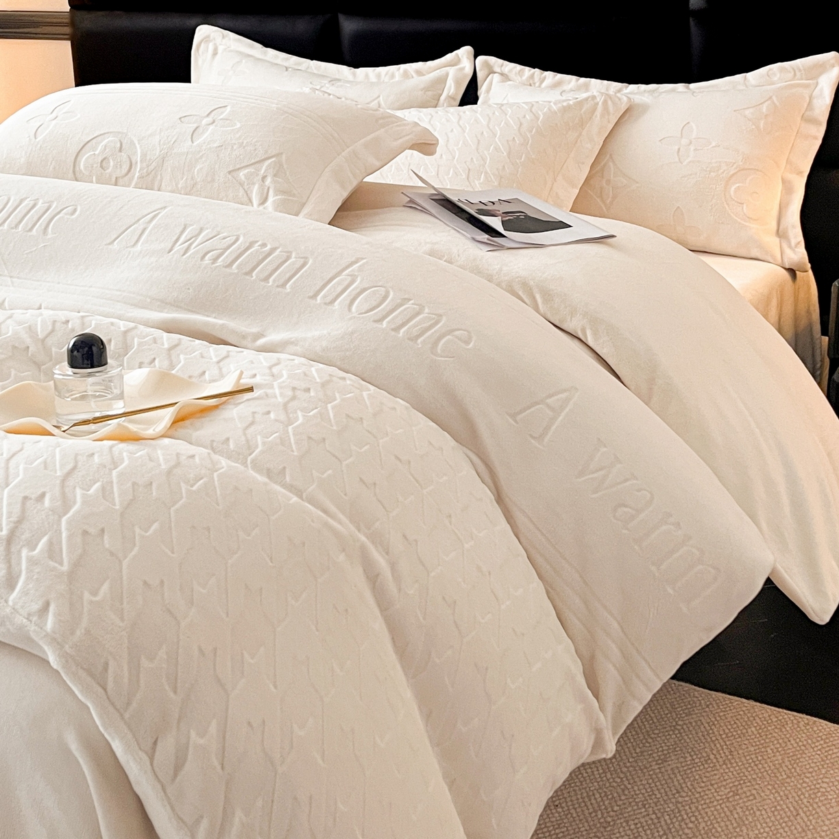 91家纺网 家纺一手货源 找家纺 （总）爱家（原缔乐家纺） 2025新款A类牛奶雕花绒四件套 浪漫主义系列（床盖加20）