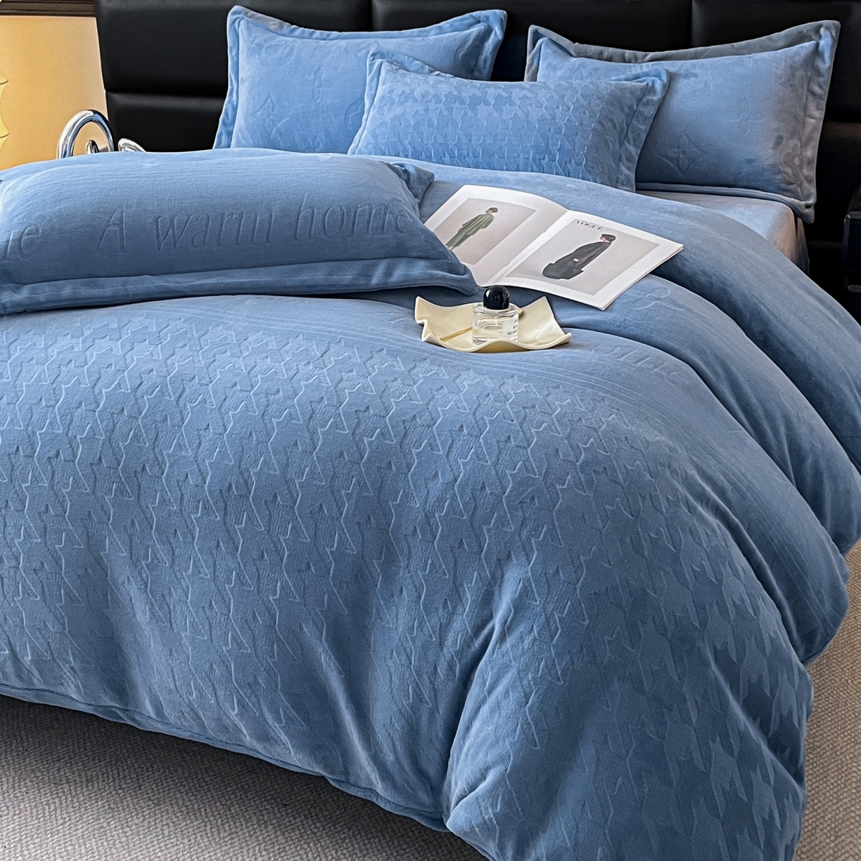 91家纺网 家纺一手货源 找家纺 爱家（原缔乐家纺） 2025新款A类牛奶雕花绒四件套 浪漫主义系列 浪漫主义-宾利兰