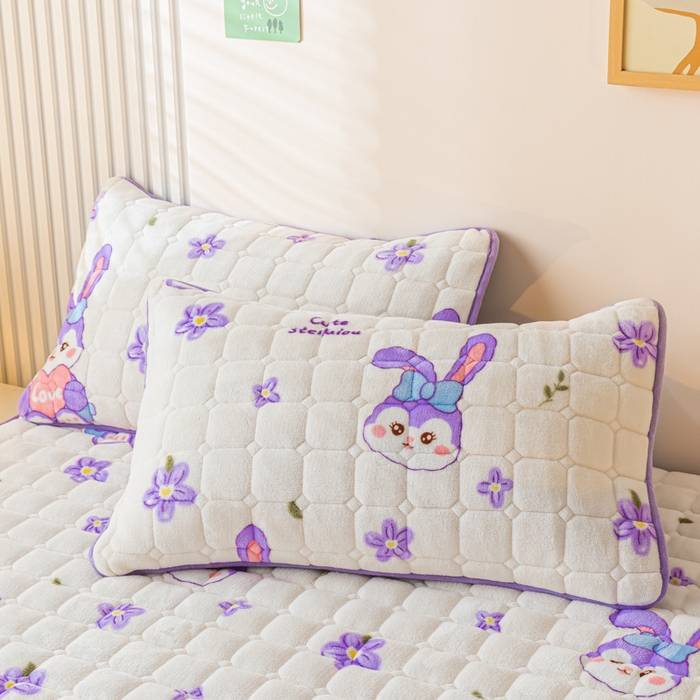 91家纺网 家纺一手货源 找家纺 卡伦家纺 2025新款A类牛奶绒夹棉加厚床垫单人双人床垫保护垫 星梦露