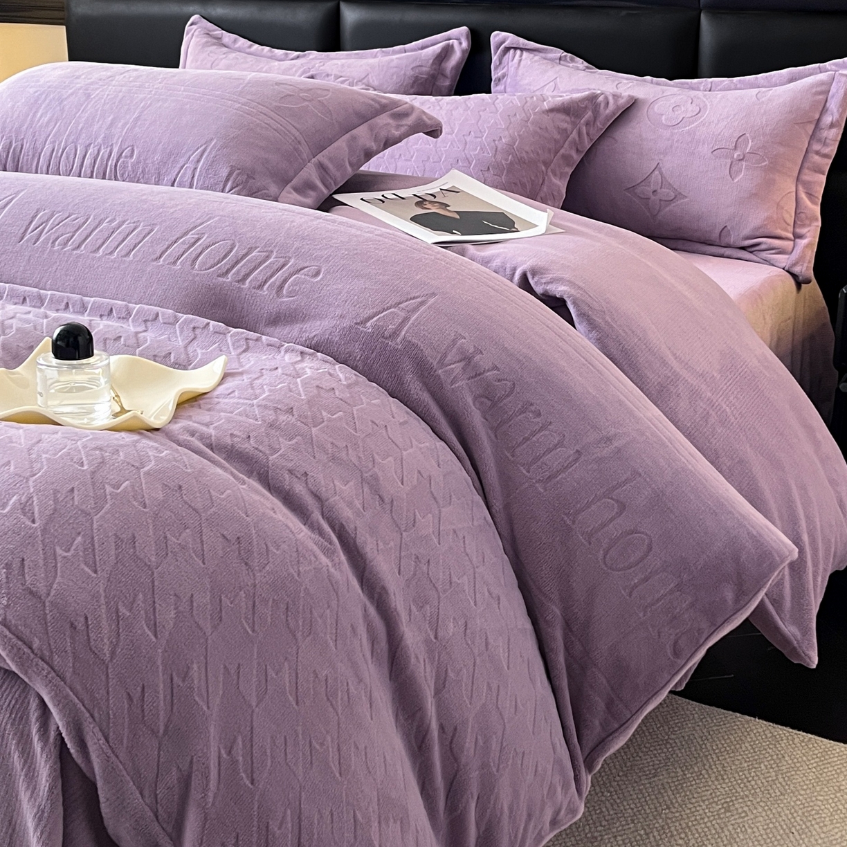 91家纺网 家纺一手货源 找家纺 爱家（原缔乐家纺） 2025新款A类牛奶雕花绒四件套 浪漫主义系列 浪漫主义-梦幻紫