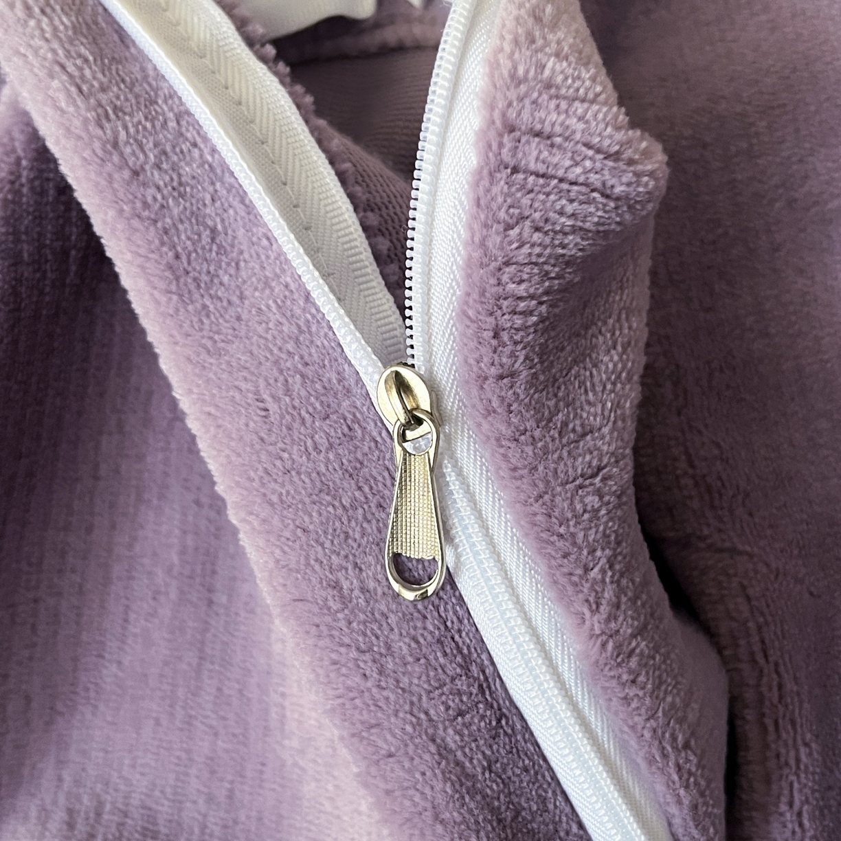 91家纺网 家纺一手货源 找家纺 爱家（原缔乐家纺） 2025新款A类牛奶雕花绒四件套 浪漫主义系列 浪漫主义-梦幻紫