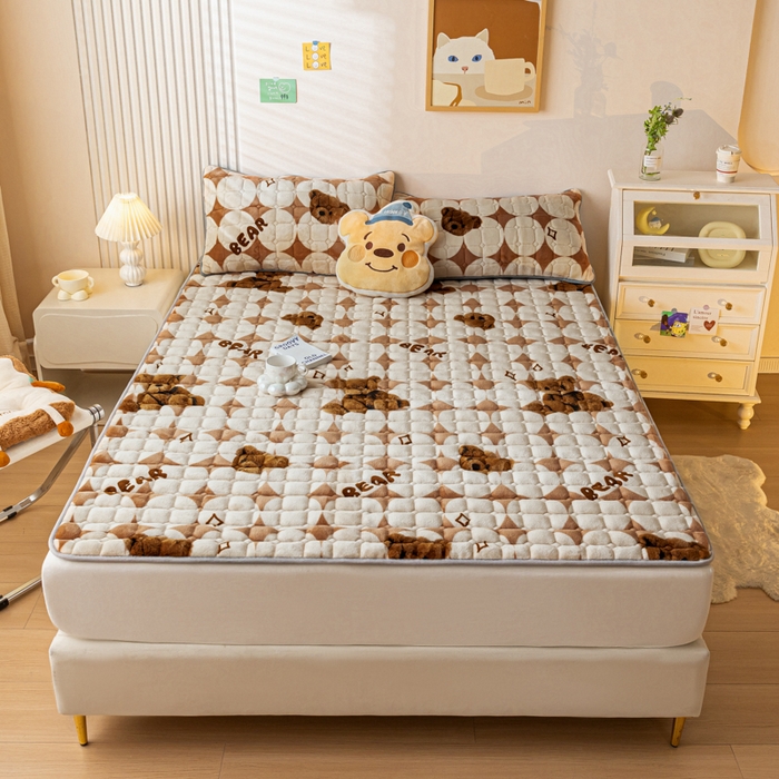 卡伦家纺 2025新款A类牛奶绒夹棉加厚床垫单人双人床垫保护垫 熊熊世界