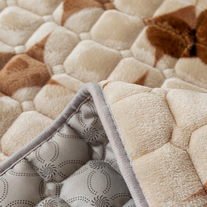 91家纺网 家纺一手货源 找家纺 卡伦家纺 2025新款A类牛奶绒夹棉加厚床垫单人双人床垫保护垫 熊熊世界