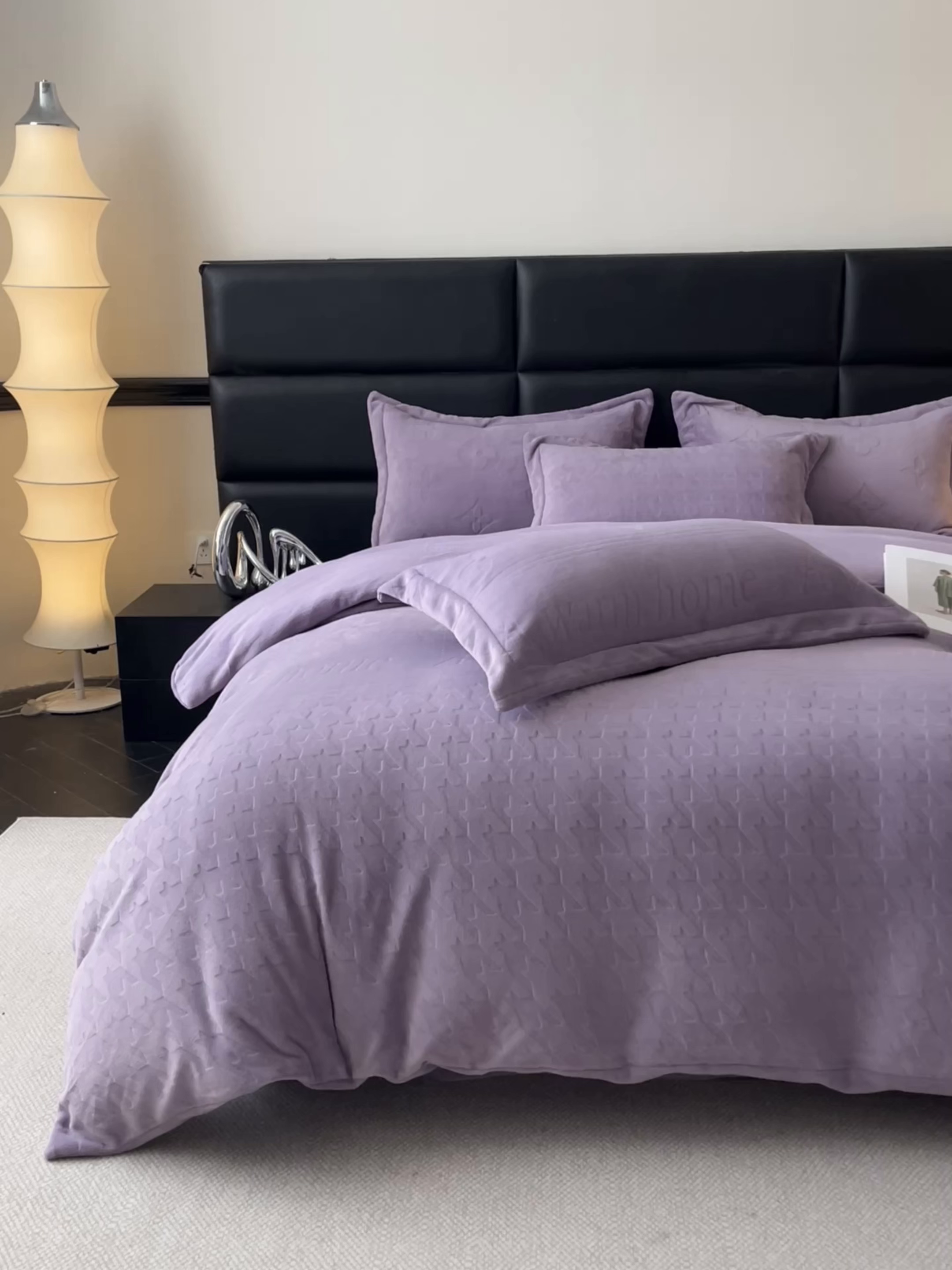 91家纺网 家纺一手货源 找家纺 爱家（原缔乐家纺） 2025新款A类牛奶雕花绒四件套 浪漫主义系列 浪漫主义-梦幻紫