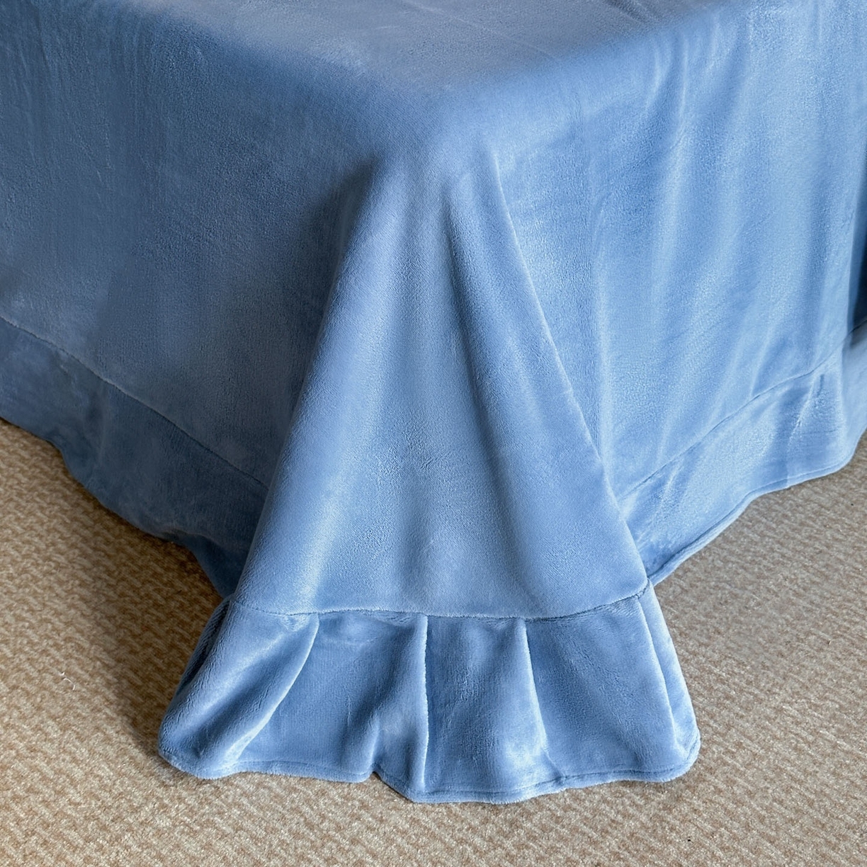 91家纺网 家纺一手货源 找家纺 爱家（原缔乐家纺） 2025新款A类牛奶雕花绒四件套 保罗-黑天鹅系列 保罗-宾利兰