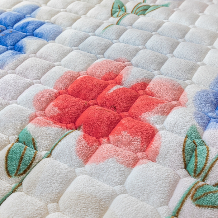 91家纺网 家纺一手货源 找家纺 卡伦家纺 2025新款A类牛奶绒夹棉加厚床垫单人双人床垫保护垫 樱桃花语