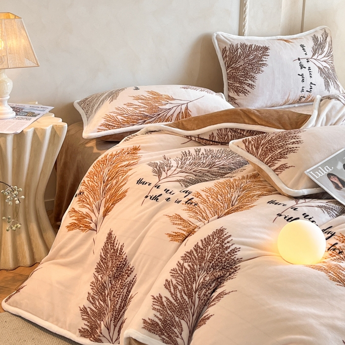 91家纺网 家纺一手货源 找家纺 诺梵2025新款牛8斤奶绒印花包边四件套安夏