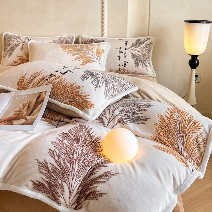 91家纺网 家纺一手货源 找家纺 诺梵2025新款牛8斤奶绒印花包边四件套安夏