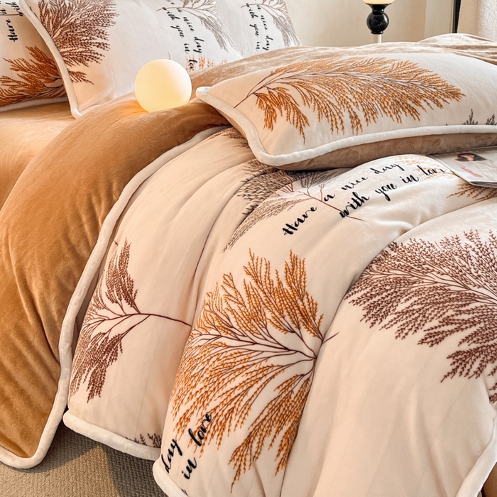 91家纺网 家纺一手货源 找家纺 诺梵2025新款牛8斤奶绒印花包边四件套安夏