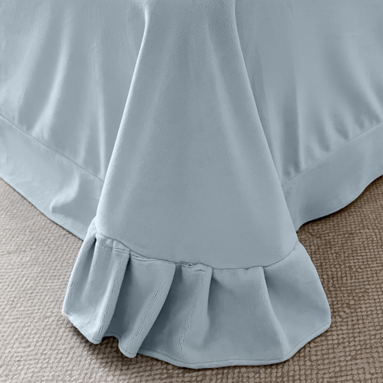 91家纺网 家纺一手货源 找家纺 爱家（原缔乐家纺） 2025新款A类牛奶雕花绒四件套 浪漫主义系列 浪漫主义-天空兰