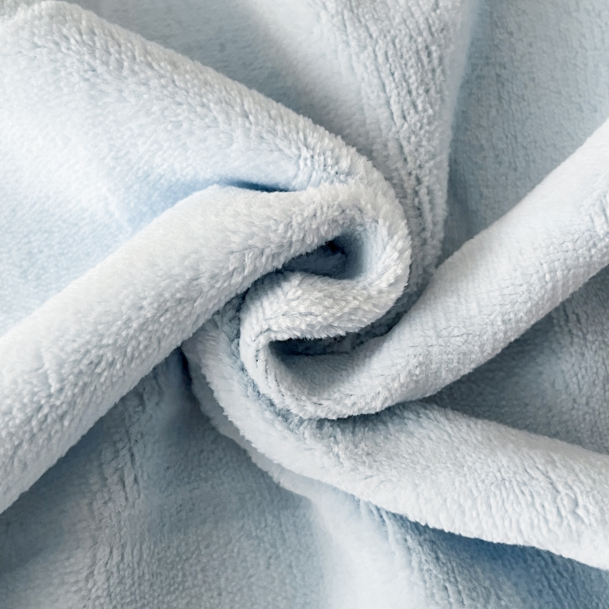 91家纺网 家纺一手货源 找家纺 爱家（原缔乐家纺） 2025新款A类牛奶雕花绒四件套 浪漫主义系列 浪漫主义-天空兰