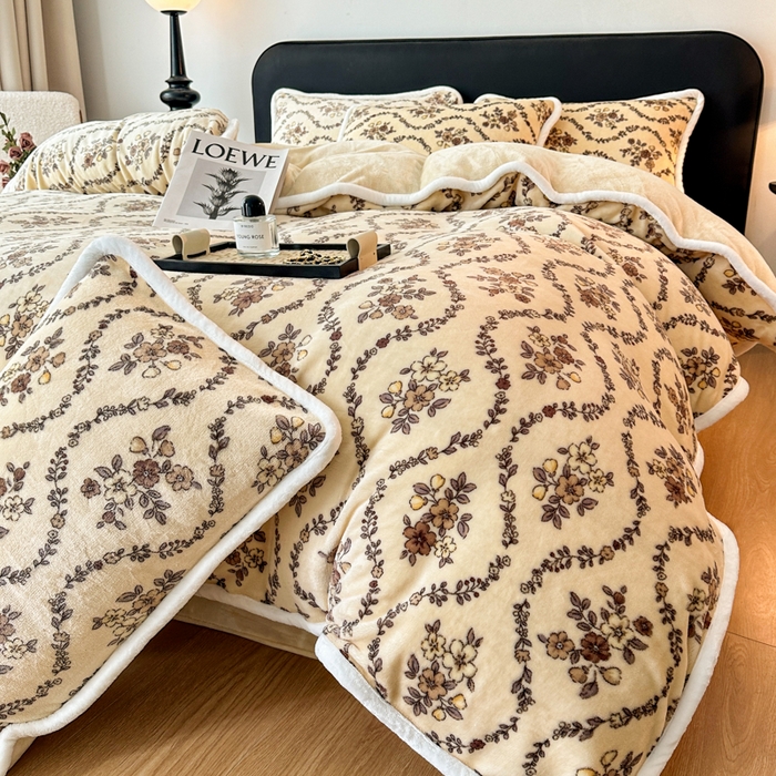 91家纺网 家纺一手货源 找家纺 诺梵2025新款牛8斤奶绒印花包边四件套丛草集