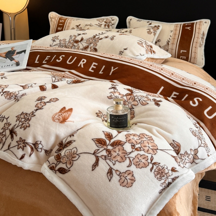 91家纺网 家纺一手货源 找家纺 诺梵2025新款牛8斤奶绒印花包边四件套浮生若梦-咖