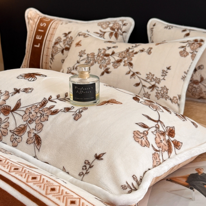 91家纺网 家纺一手货源 找家纺 诺梵2025新款牛8斤奶绒印花包边四件套浮生若梦-咖