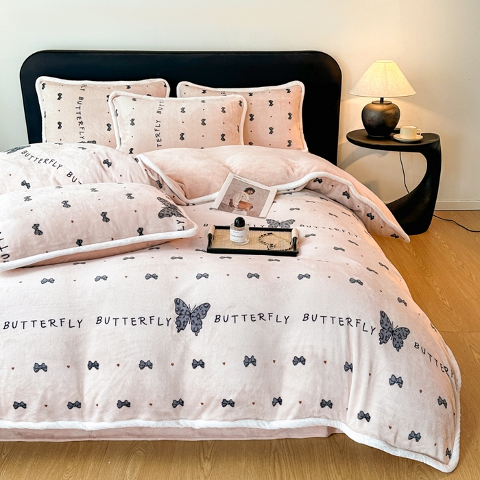 91家纺网 家纺一手货源 找家纺 诺梵2025新款牛8斤奶绒印花包边四件套蝴蝶结