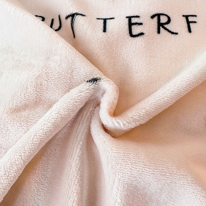 91家纺网 家纺一手货源 找家纺 诺梵2025新款牛8斤奶绒印花包边四件套蝴蝶结