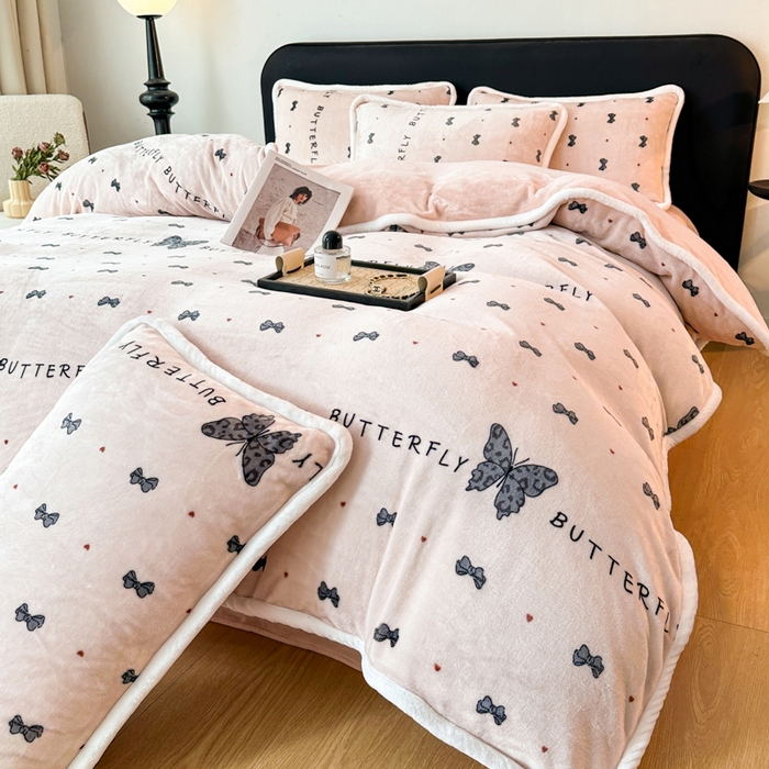 91家纺网 家纺一手货源 找家纺 诺梵2025新款牛8斤奶绒印花包边四件套蝴蝶结