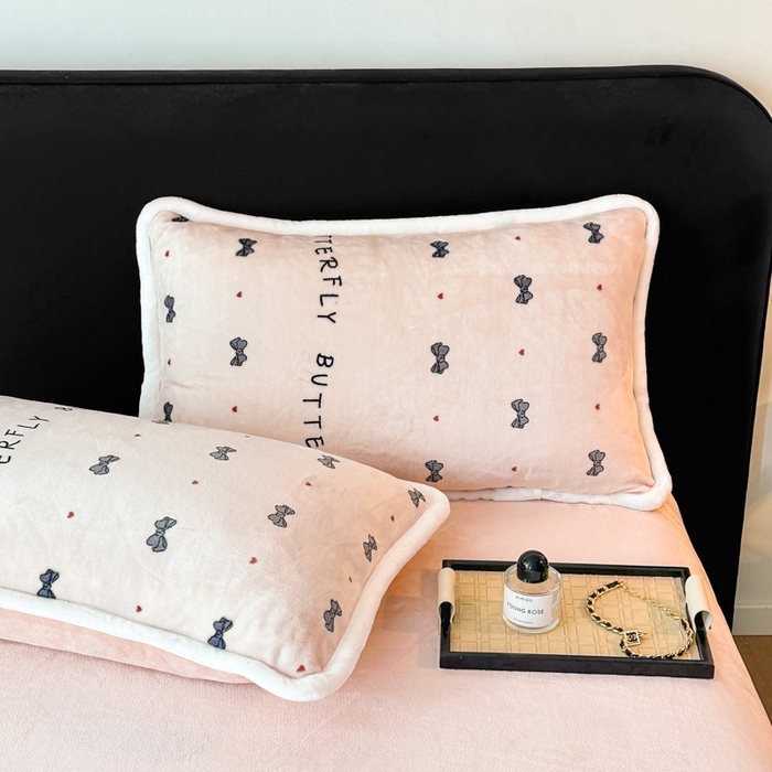 91家纺网 家纺一手货源 找家纺 诺梵2025新款牛8斤奶绒印花包边四件套蝴蝶结