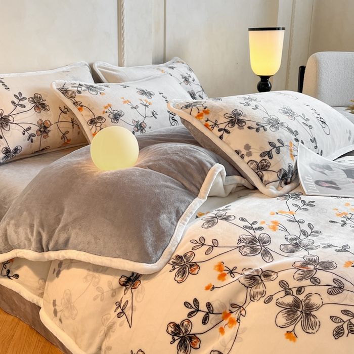 91家纺网 家纺一手货源 找家纺 诺梵2025新款牛8斤奶绒印花包边四件套花枝语