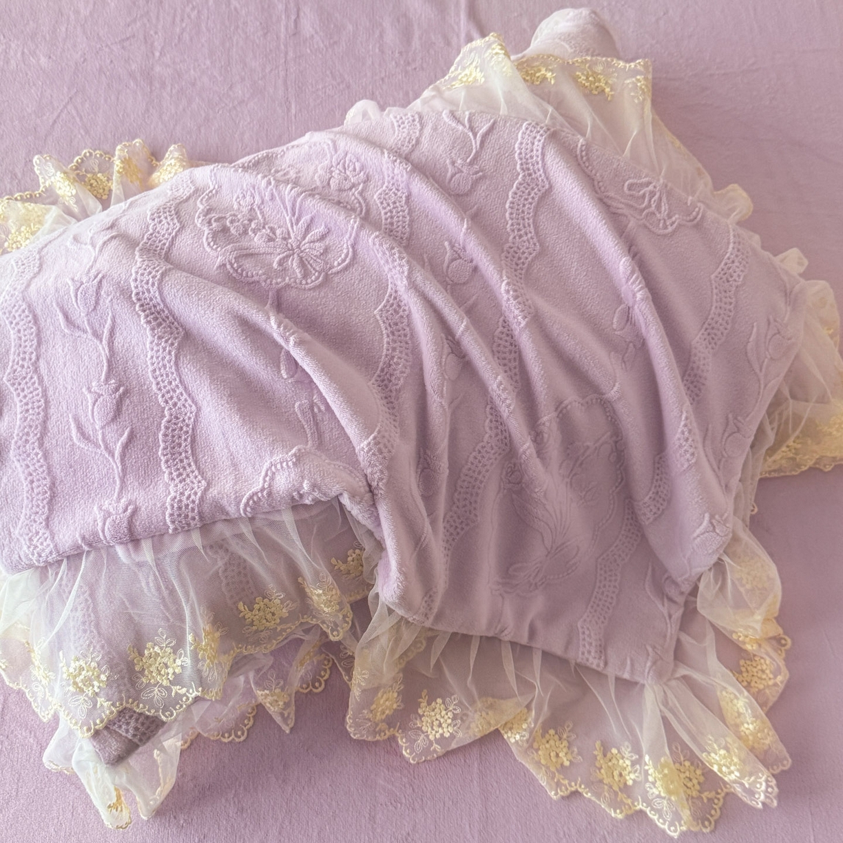 91家纺网 家纺一手货源 找家纺 爱家（原缔乐家纺） 2025新款A类牛奶雕花绒四件套 铃兰花系列 铃兰花-梦幻紫