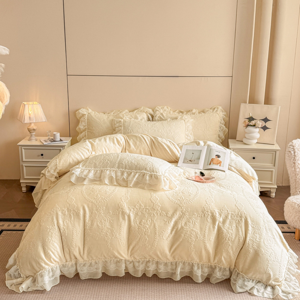 91家纺网 家纺一手货源 找家纺 爱家（原缔乐家纺） 2025新款A类牛奶雕花绒四件套 米娜系列 米娜-奶昔白