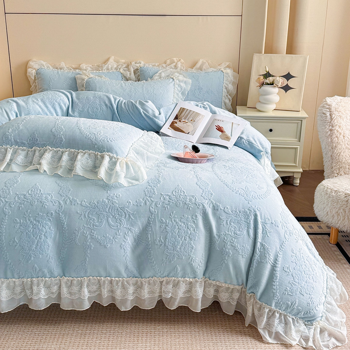 91家纺网 家纺一手货源 找家纺 爱家（原缔乐家纺） 2025新款A类牛奶雕花绒四件套 米娜系列 米娜-天空兰