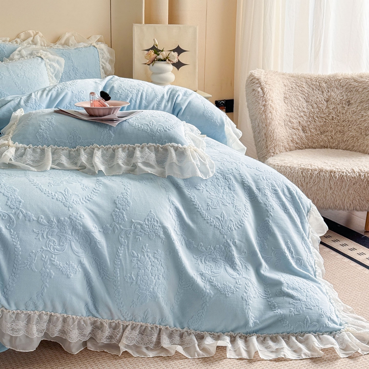 91家纺网 家纺一手货源 找家纺 爱家（原缔乐家纺） 2025新款A类牛奶雕花绒四件套 米娜系列 米娜-天空兰