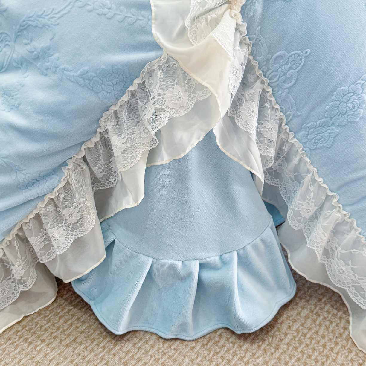 91家纺网 家纺一手货源 找家纺 爱家（原缔乐家纺） 2025新款A类牛奶雕花绒四件套 米娜系列 米娜-天空兰